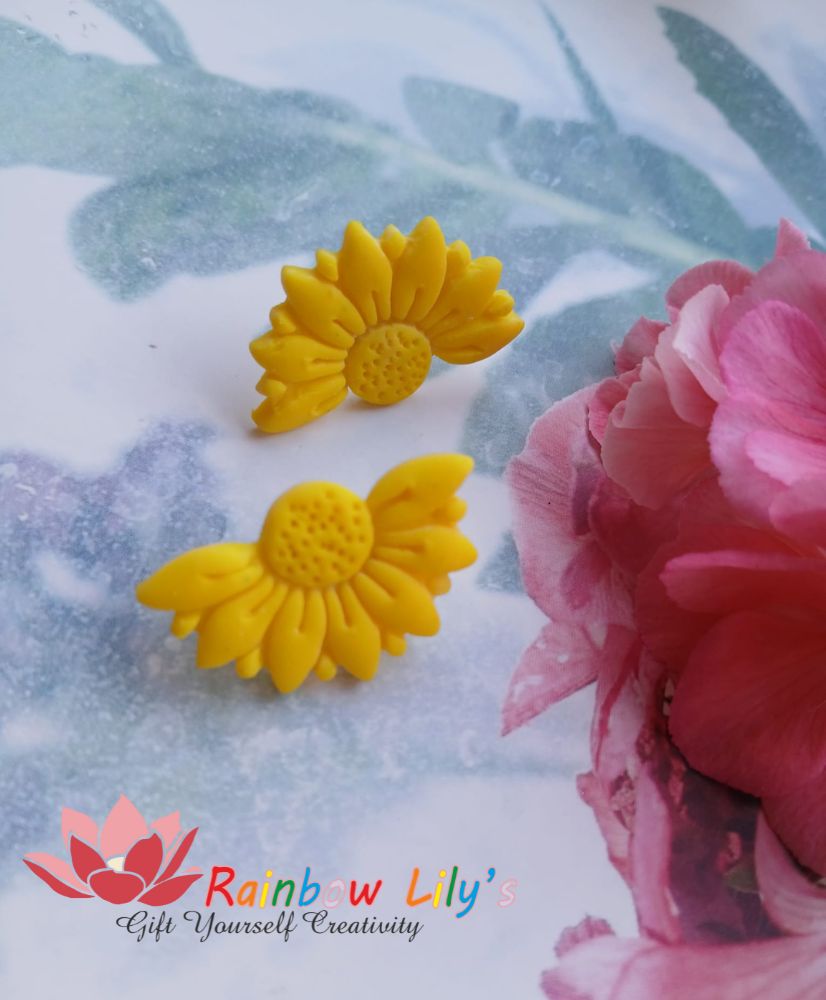 Cercei din fimo „Jumătate de margaretă” galbenă