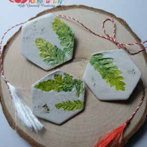 Mărțișor  – model frunză de Coada-șoricelului